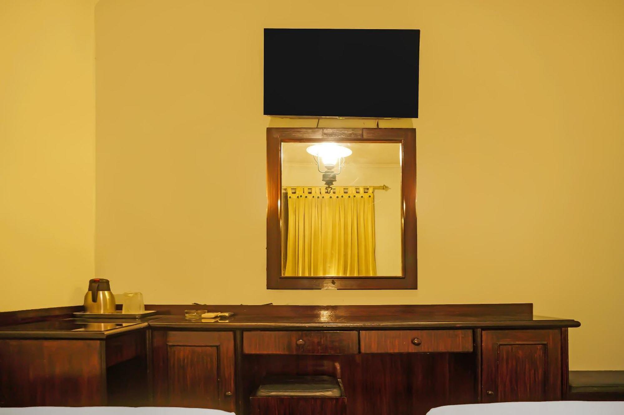 Super Oyo Collection O 92690 Hotel Limas Palembang Exterior foto